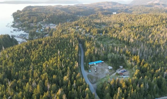 3 of 4 - 550 Bamfield Rd, Bamfield, BC
