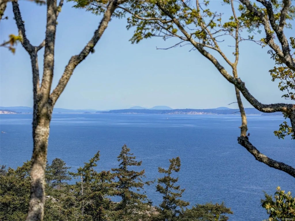 2829 Arbutus Rd 603, Saanich