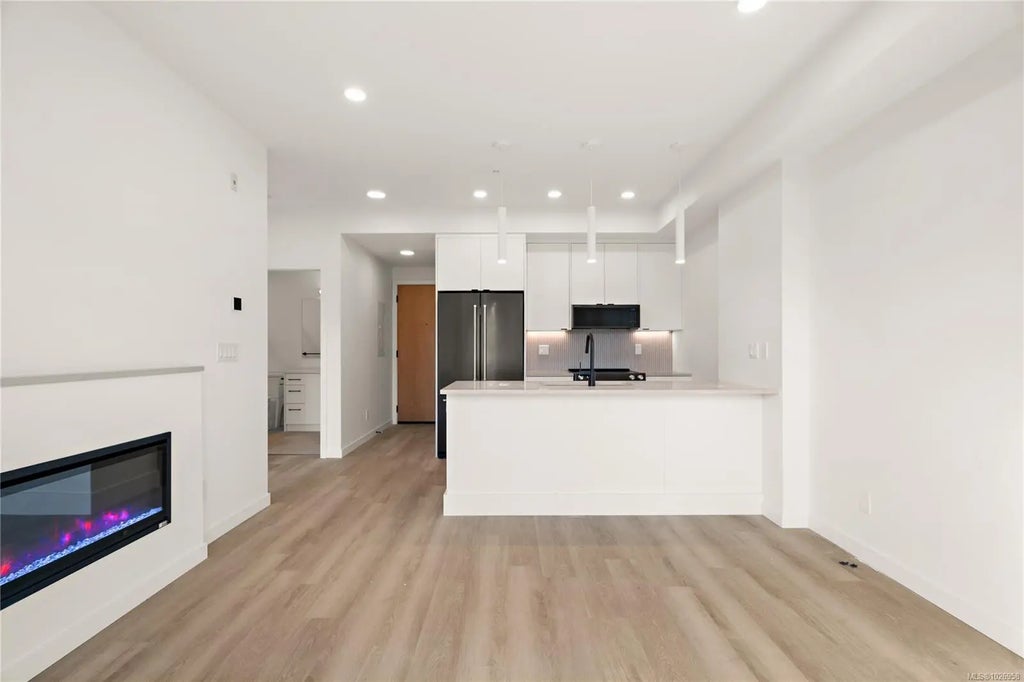 1102 Esquimalt Rd 309, Esquimalt