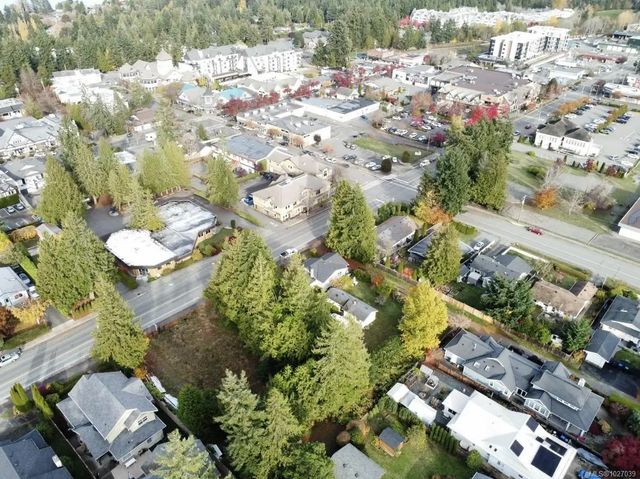 5 of 12 - 172 Fern Rd W, Qualicum Beach, BC
