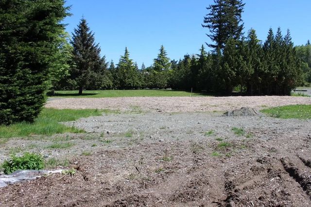 3 of 6 - 3763 Discovery Dr, Campbell River, BC