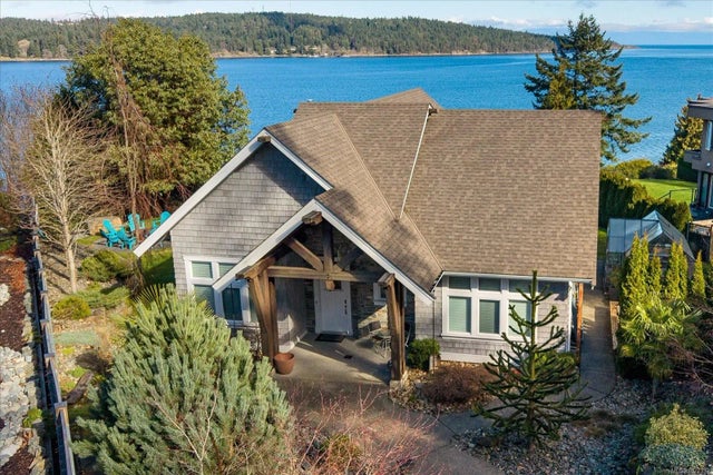 8572 Rumming Rd, Lantzville