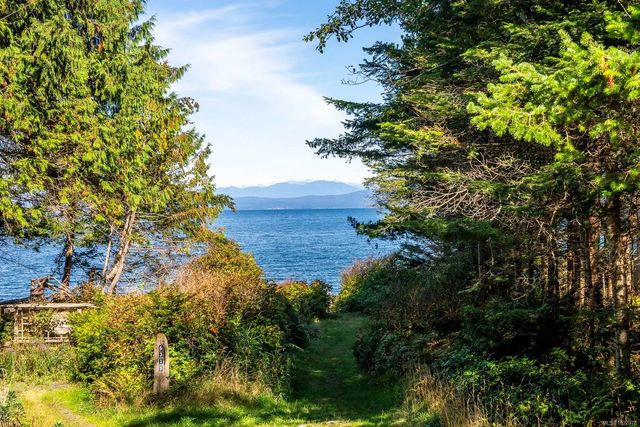 4 of 55 - 6300 Anderson Dr, Hornby Island, BC