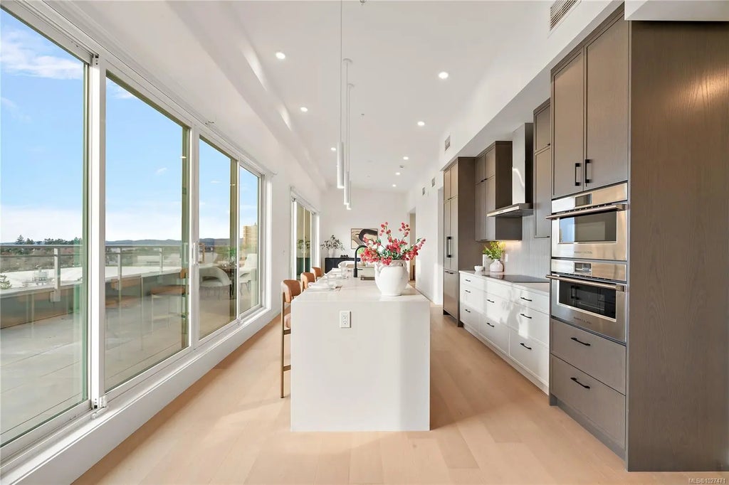 1102 Esquimalt Rd 502, Esquimalt