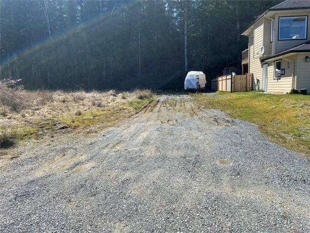 4 of 6 - 6260 Hunt St, Port Hardy, BC
