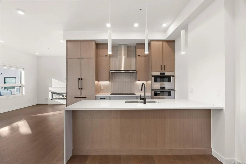 1102 Esquimalt Rd 503, Esquimalt