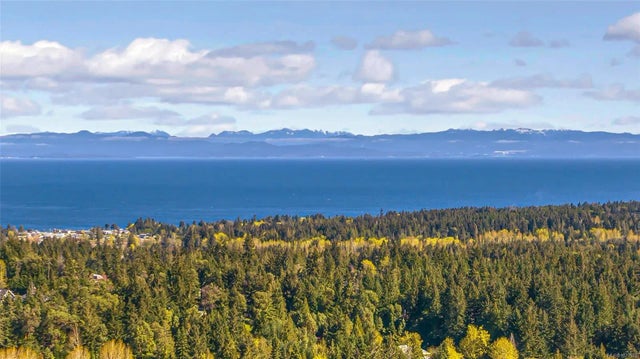 5000 Broad Ridge Pl, Lantzville