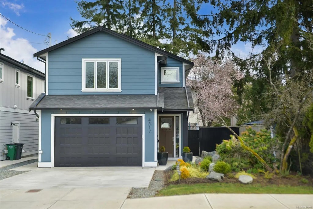4317 Majestic Dr, Saanich