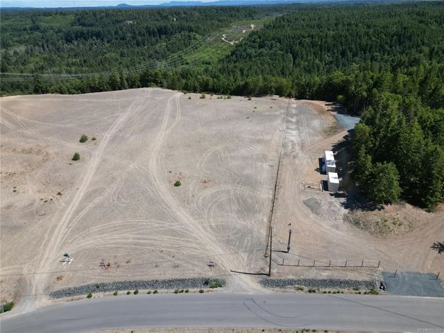 3 of 12 - 3 Ashling Rd, Qualicum Beach, BC