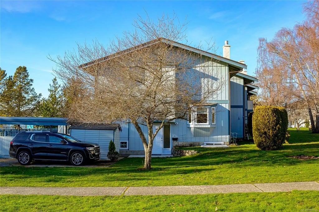 3987 Gordon Head Rd 57, Saanich