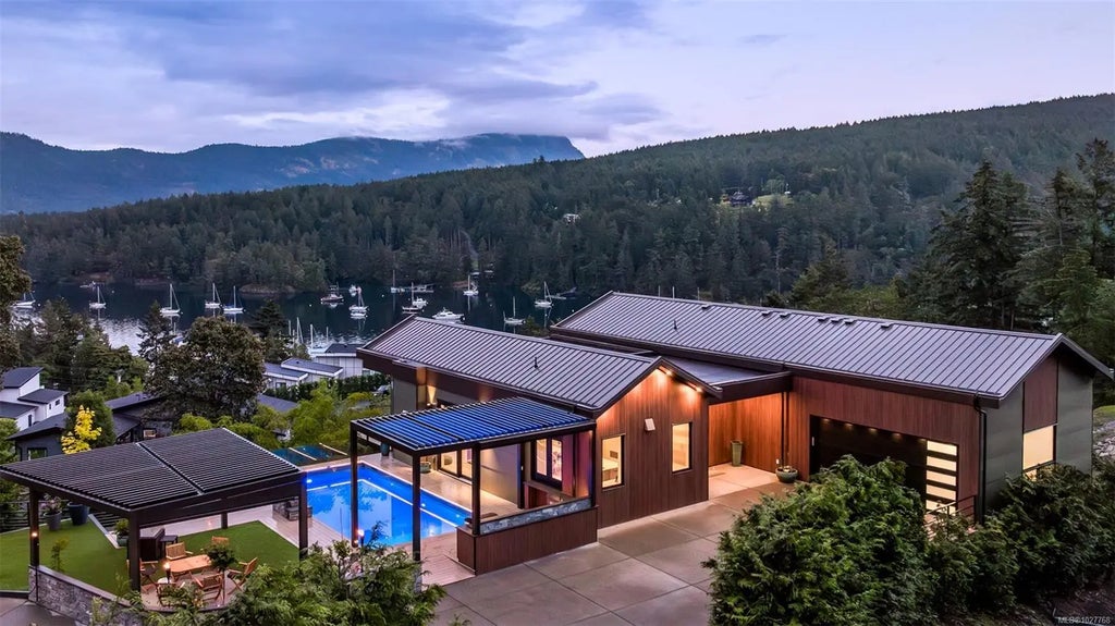 1060 Shore Pine Close 23 & 24, Duncan