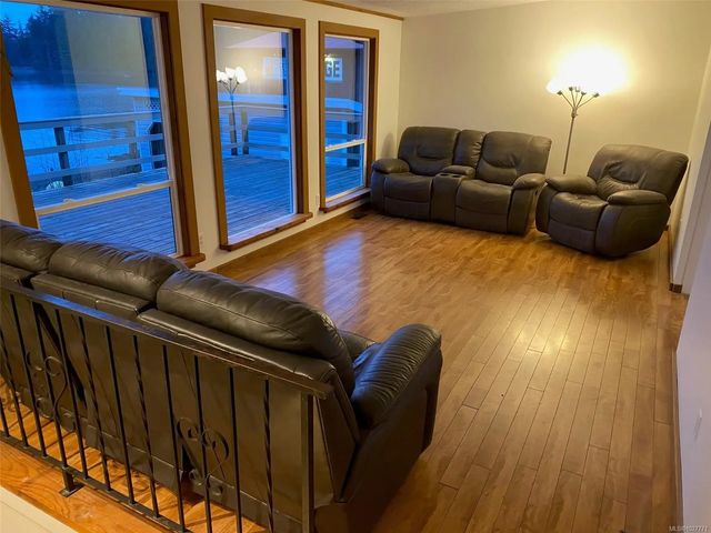 5 of 42 - 614 5th Ave, See Remarks, BC