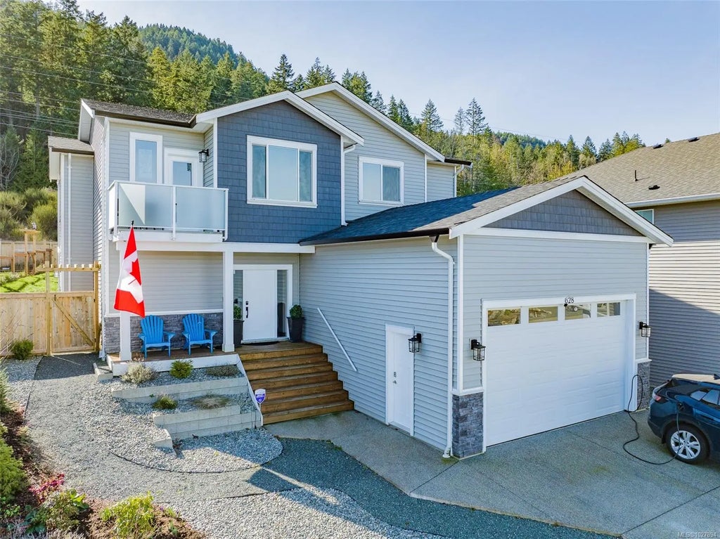628 John Wilson Pl, Ladysmith