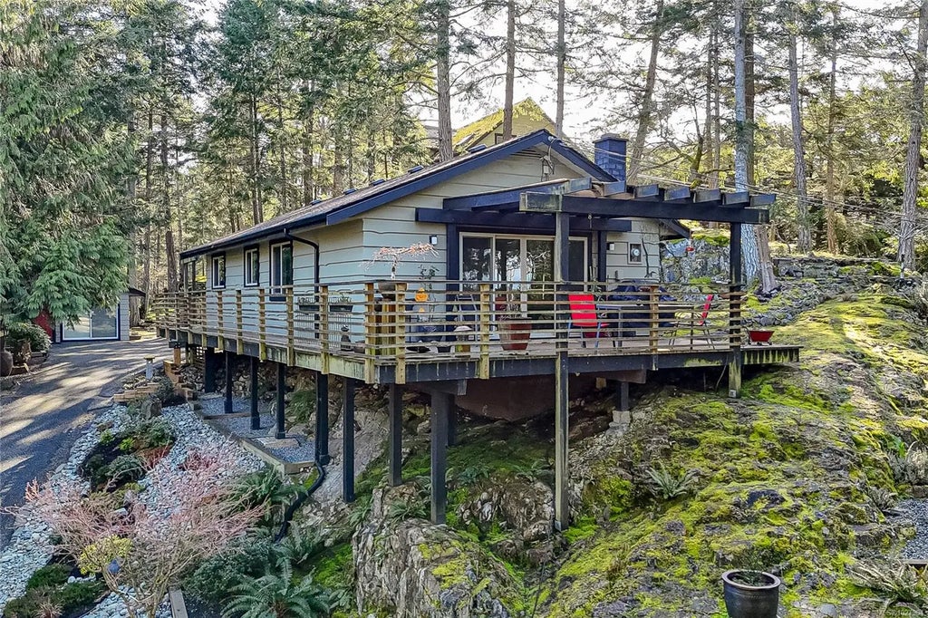 1650 Claudet Rd, Nanoose Bay