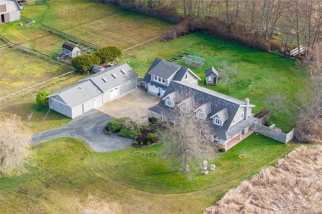 766 Hemsworth Rd, Qualicum Beach