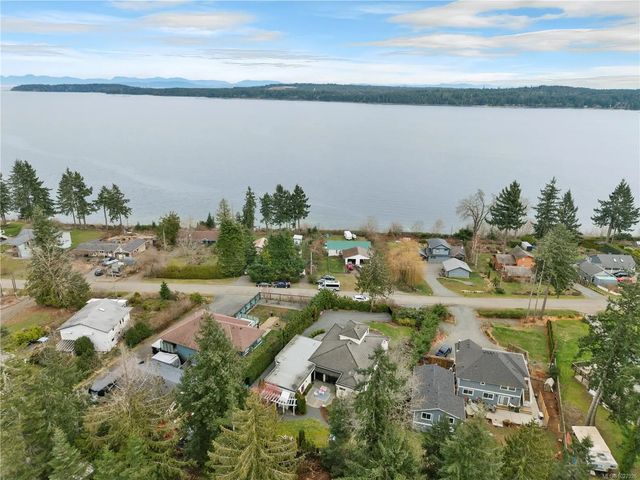 4 of 74 - 5909 Garvin Rd, Union Bay, BC