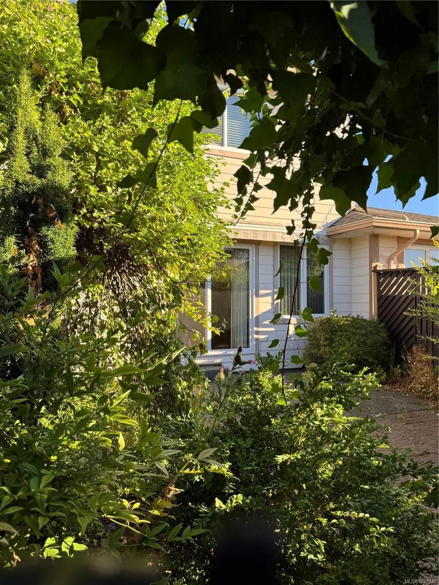 2055 Galerno Rd 26, Campbell River