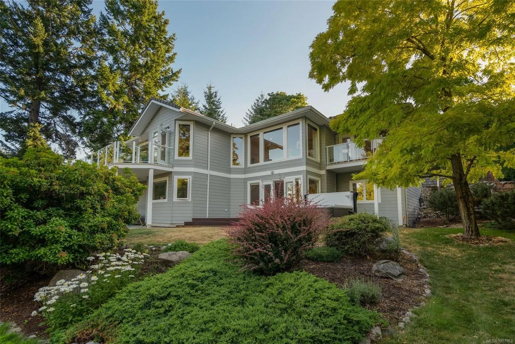 3557 Collingwood Dr, Nanoose Bay
