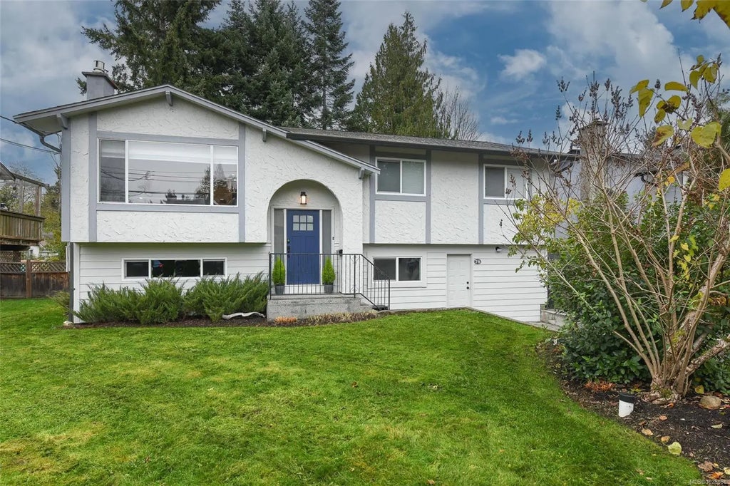 78 Rod & Gun Rd, Courtenay