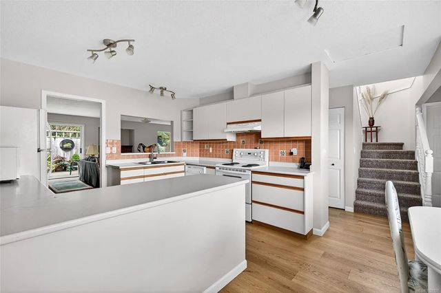 5 of 32 - 130 Corbett Rd 8, Salt Spring, BC