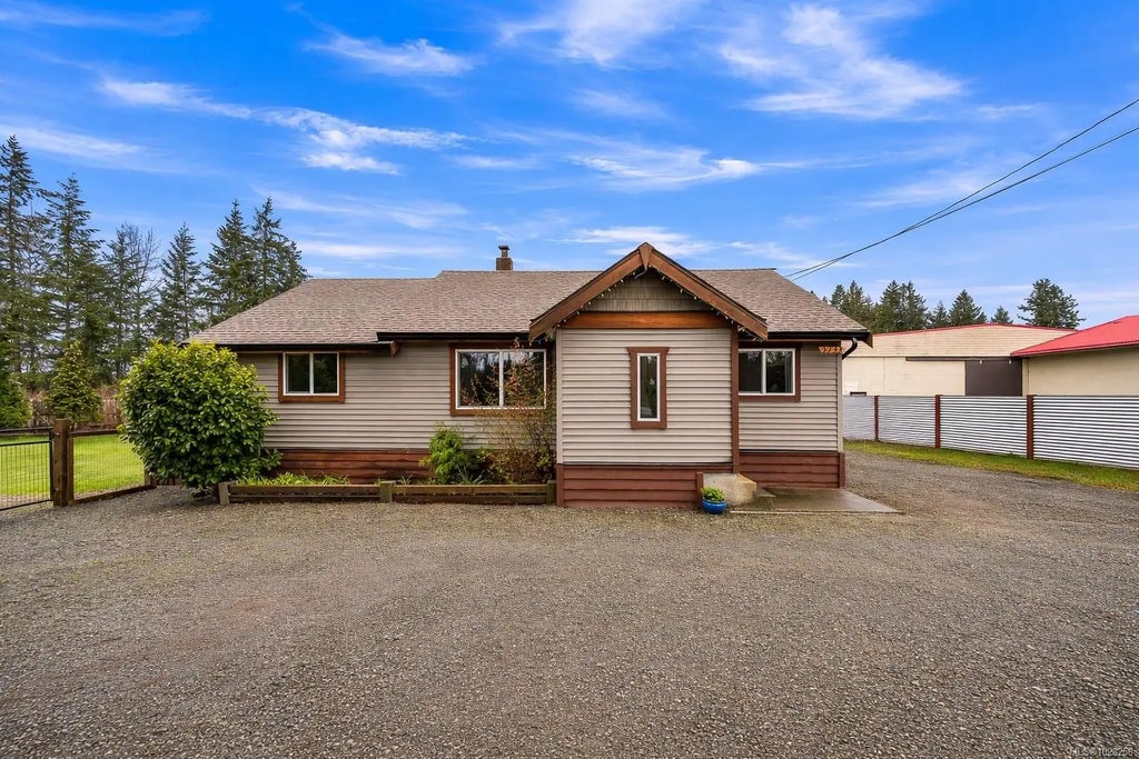 5733 Island Hwy N, Courtenay