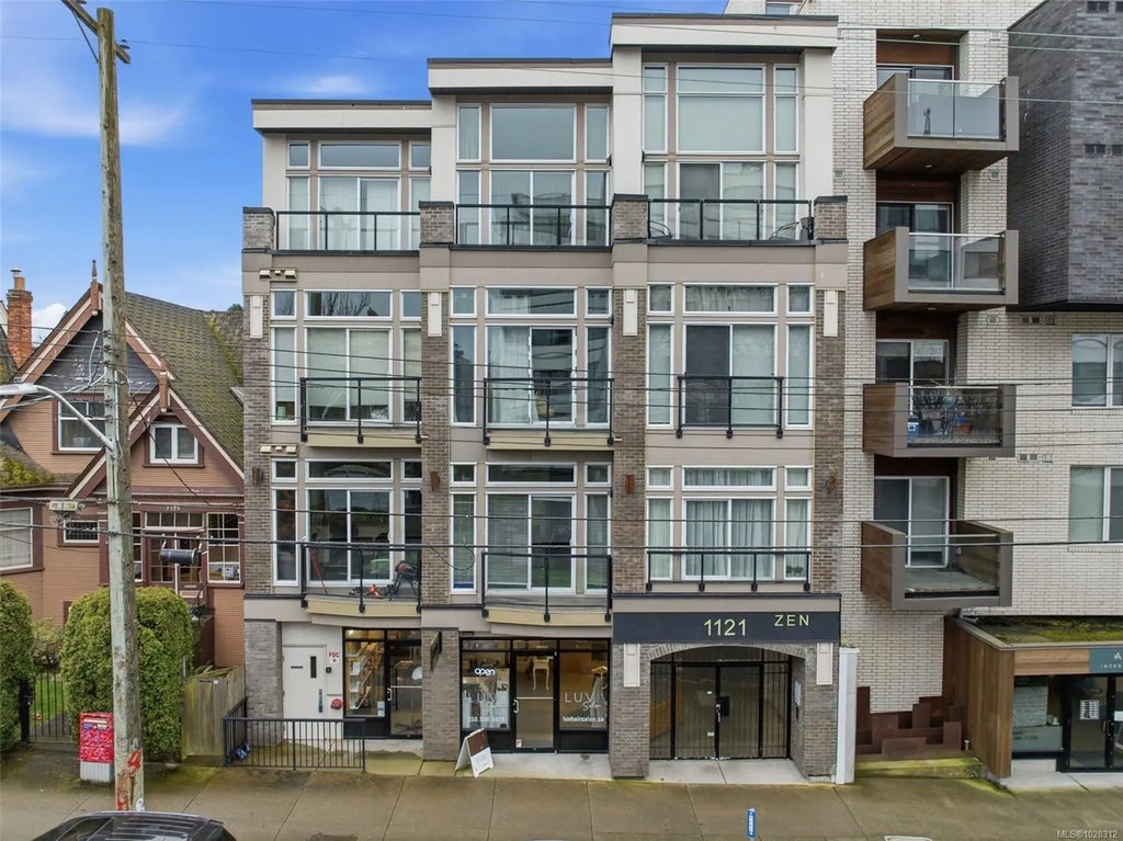 1121 Fort St 208, Victoria