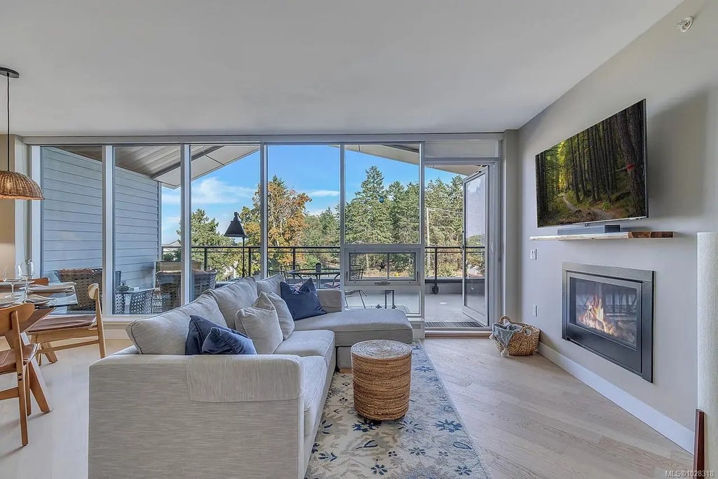 3529 Dolphin Dr 506, Nanoose Bay