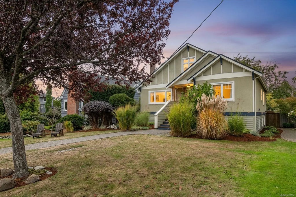 2709 Burdick Ave, Oak Bay