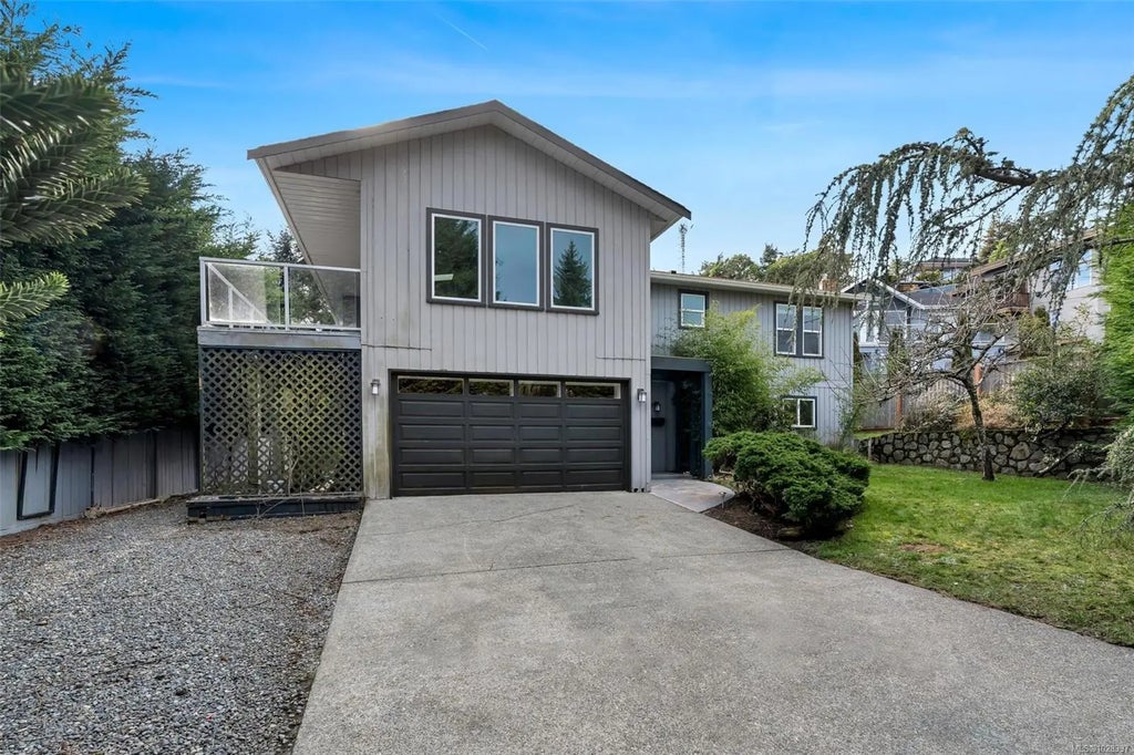 711 Bexhill Rd, Colwood
