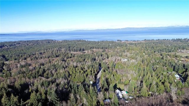 4 of 9 - 575 Horne Lake Rd, Qualicum Beach, BC