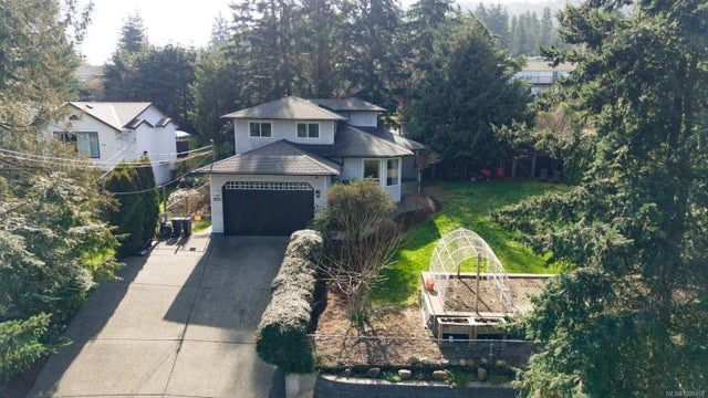 7465 Fernmar Rd, Lantzville