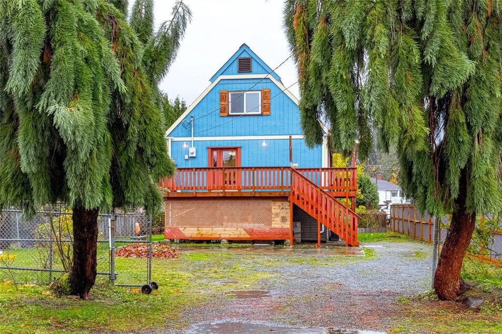 84 Lakeview Ave, Lake Cowichan