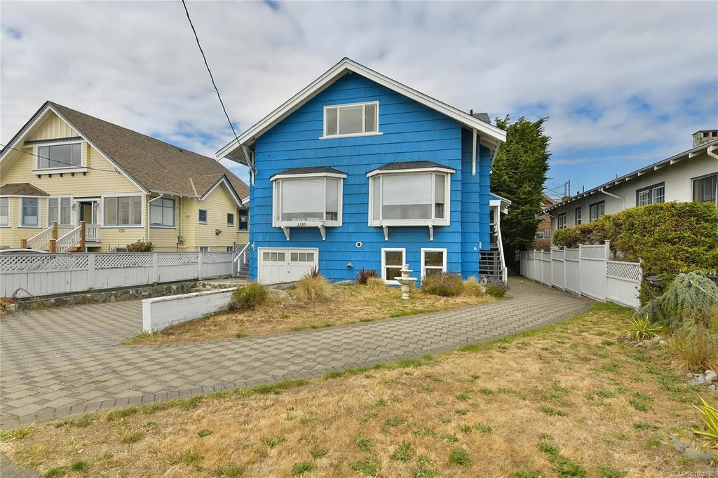 1150 Dallas Rd, Victoria