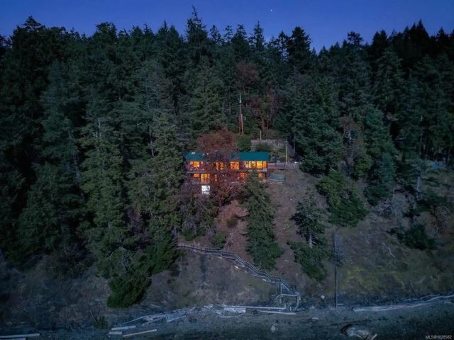 3 of 43 - 300 Old Scott Rd, Salt Spring, BC
