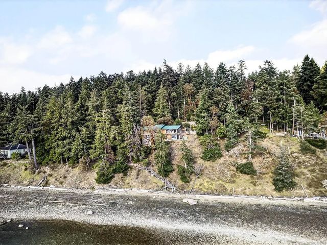 4 of 43 - 300 Old Scott Rd, Salt Spring, BC