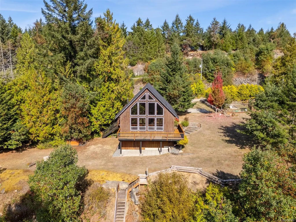 2405 Lindsey Rd, Nanaimo