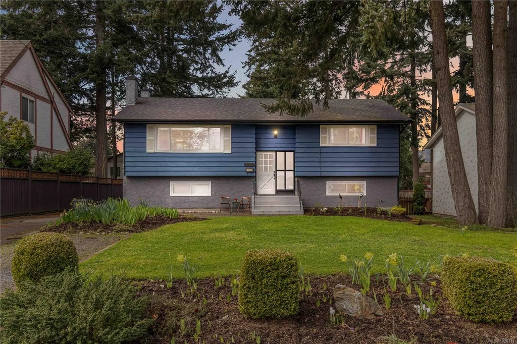 2924 Pickford Rd, Colwood