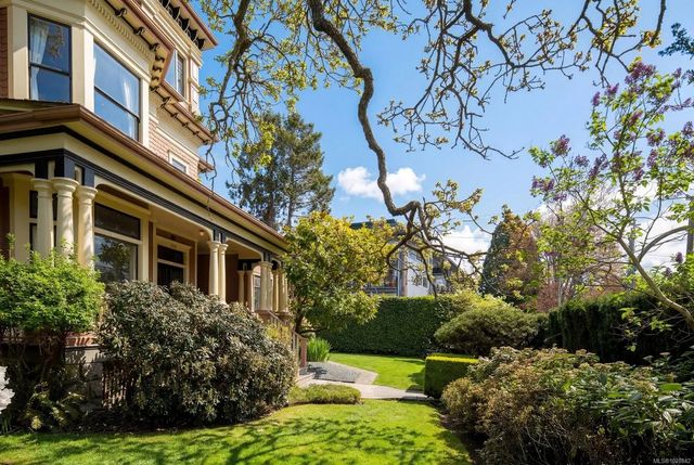 4 of 58 - 1270 Yates St, Victoria, BC