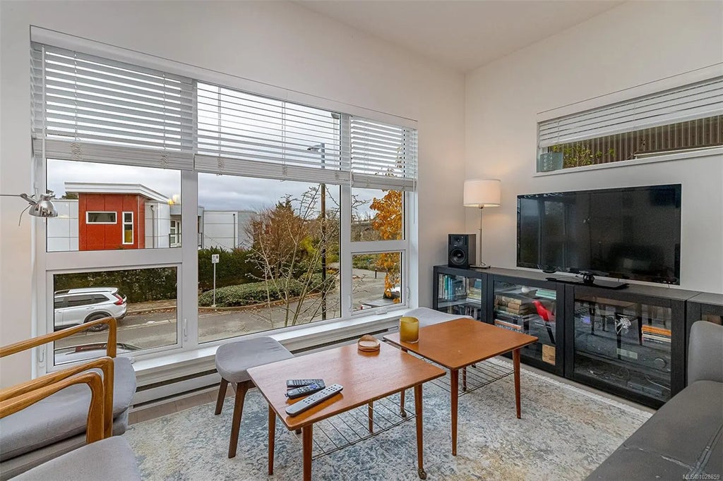 770 Central Spur Rd 106, Victoria