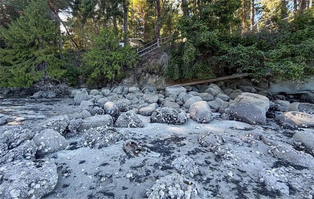 3 of 18 - 10 Decourcy Dr, Gabriola Island, BC