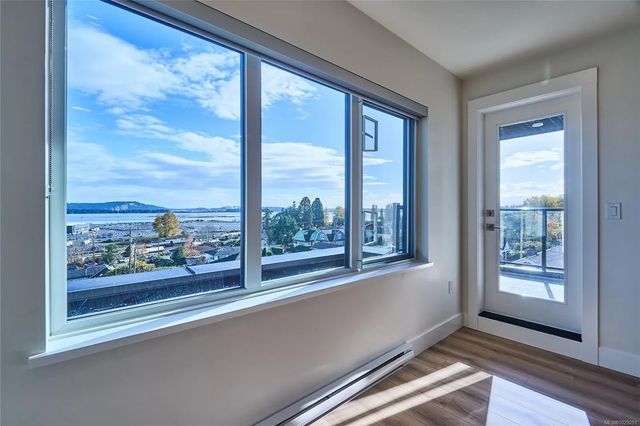 2 of 39 - 45 Haliburton St 405, Nanaimo, BC