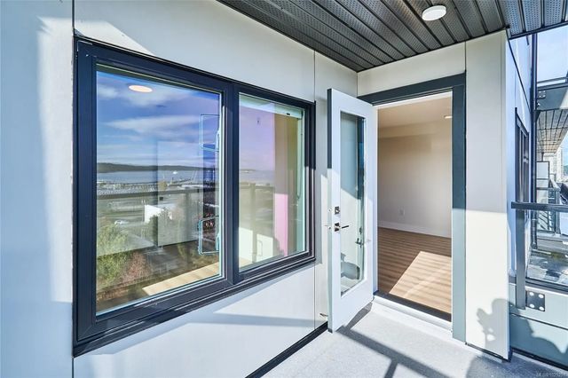 4 of 39 - 45 Haliburton St 405, Nanaimo, BC