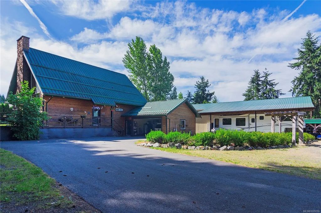 12270/12272 Chandler Rd, Ladysmith