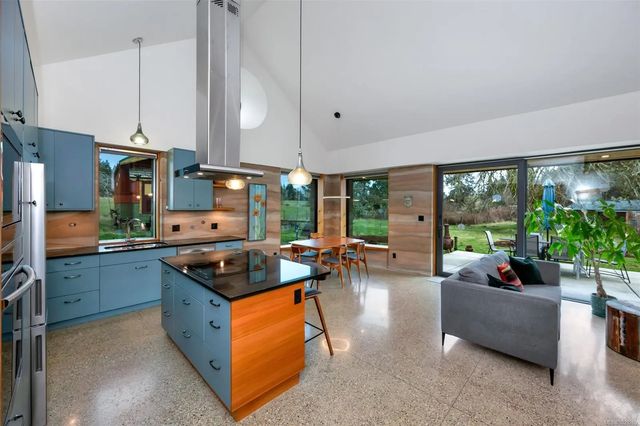4 of 99 - 2689 Anderson Rd, Sooke, BC