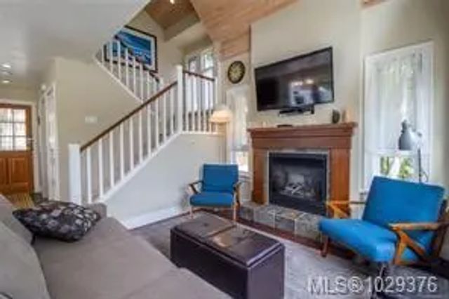 4 of 20 - 2315 Mackinnon Rd 15b, Pender Island, BC