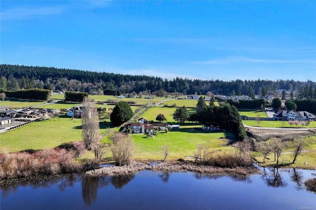 3 of 71 - 4220 Blenkinsop Rd, Saanich, BC