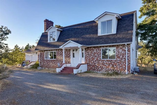 4 of 52 - 4589 Blenkinsop Rd, Saanich, BC