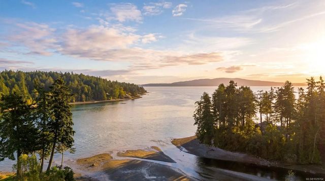 3 of 7 - 2839 Oceanside Lane, Mill Bay, BC