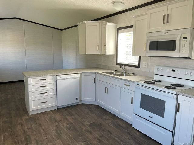 4 of 7 - 1720 Whibley Rd 59, Coombs, BC