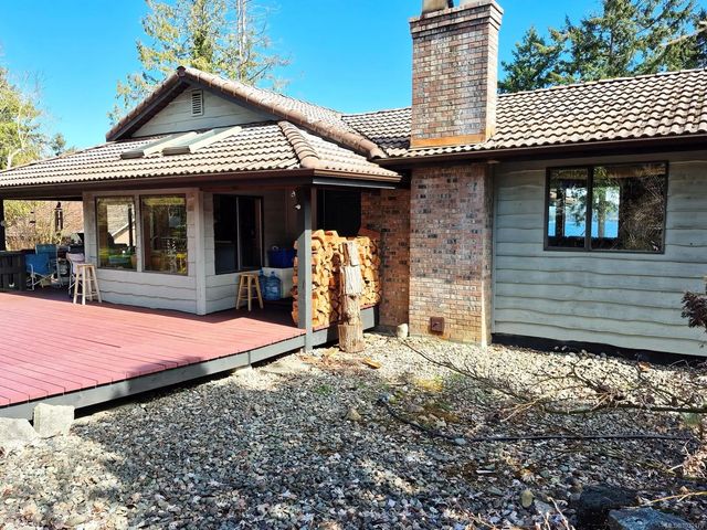 2 of 43 - 5904 Garvin Rd, Union Bay, BC